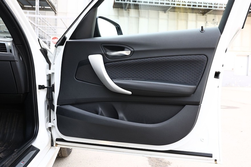 BMW 1 Series II (F20) с пробегом: проблемы тонкого ЛКП и бедненькие, но качественные салоны