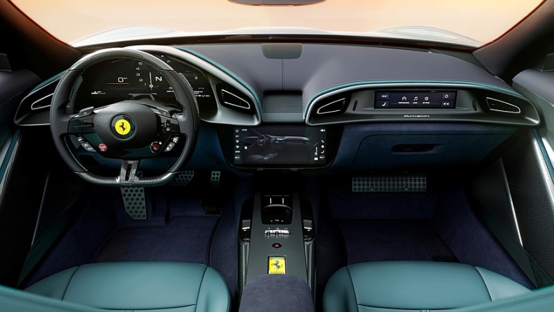 Ferrari Amalfi пришёл на смену модели Roma: тот же профиль, но с массой новых деталей