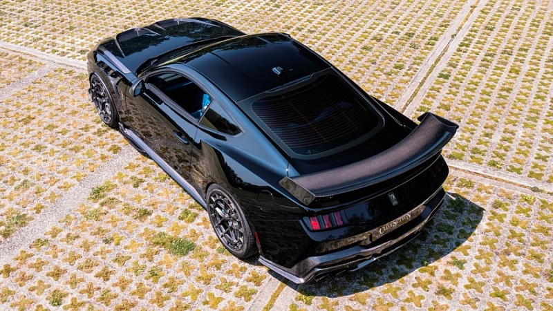 Ford Mustang Dark Horse от Clive Sutton: американская «лошадка» в британском тюнинге