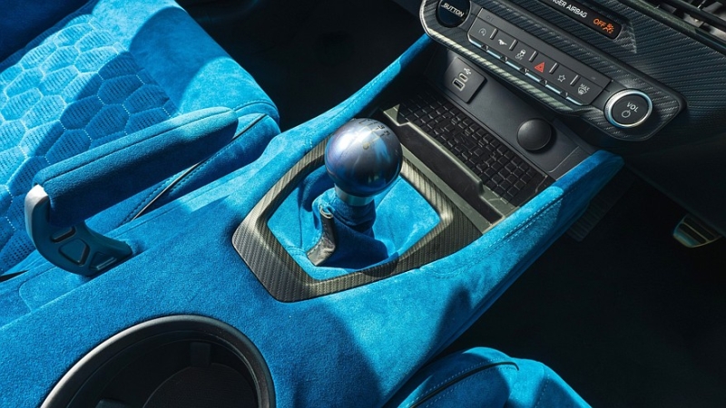 Ford Mustang Dark Horse от Clive Sutton: американская «лошадка» в британском тюнинге