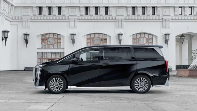 GAC привёз в РФ минивэн M8 Lounge: «офис на колёсах» с роскошным четырёхместным салоном