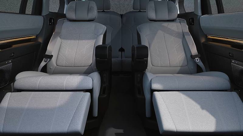 К выходу на рынок готовится флагманский кроссовер Zeekr 9X: салон и подробности о технике