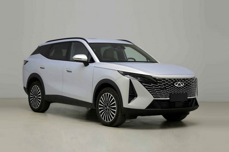 Кроссовер Omoda C7, который недавно стартовал в РФ, превратился в новый Chery Tiggo 7 Plus