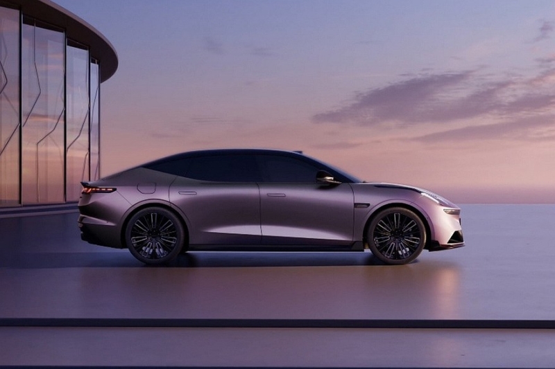 Lynk & Co 10 EM-P готовится к старту продаж: седан предложат со стандартным полным приводом