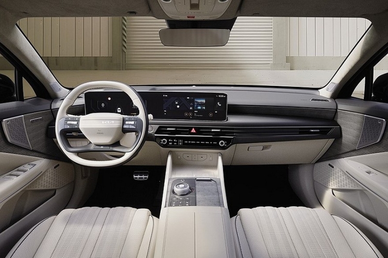 Рестайлинговый седан Kia K8 добрался до Казахстана с полным приводом