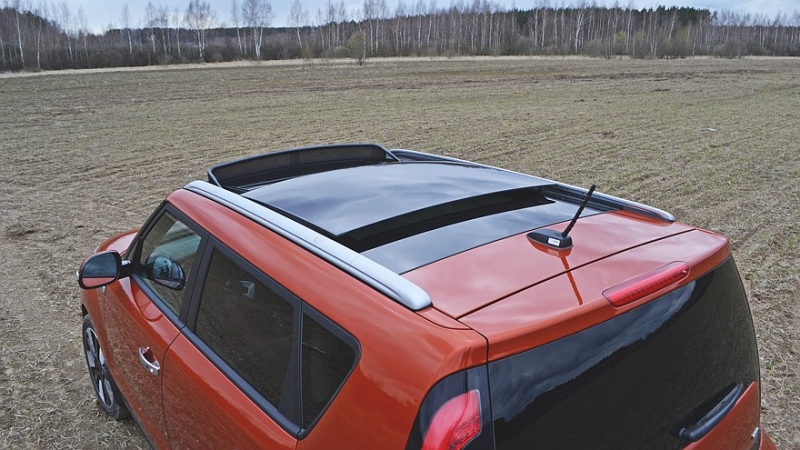 С потолка вода: что ломается в механизме автомобильного люка и что с этим делать