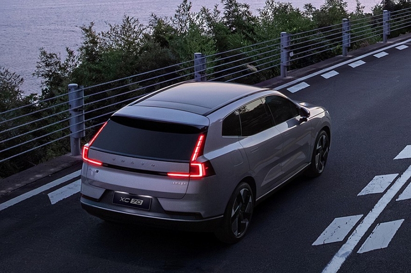 Volvo XC70 в виде кроссовера готовится к выходу на рынок: новые официальные фото