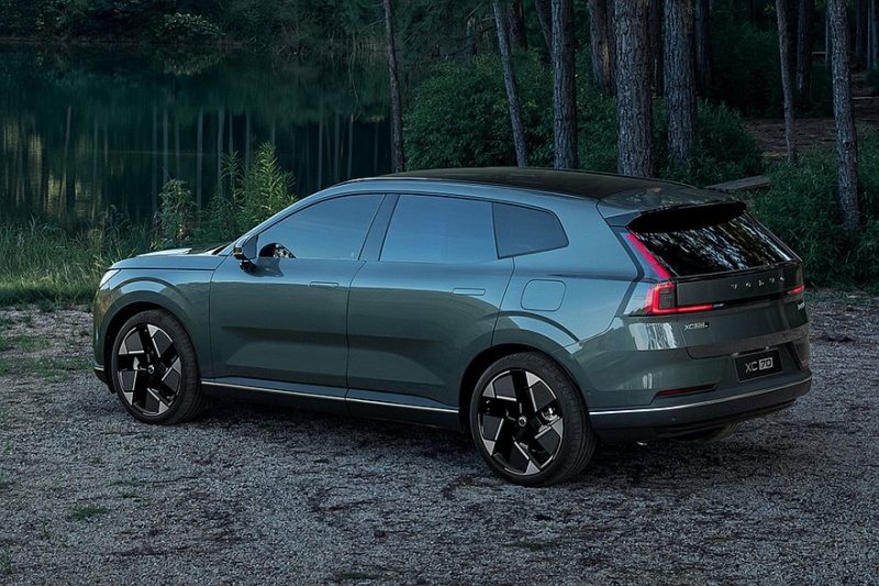 Volvo XC70 в виде кроссовера готовится к выходу на рынок: новые официальные фото