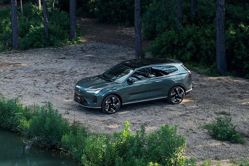 Volvo XC70 в виде кроссовера готовится к выходу на рынок: новые официальные фото