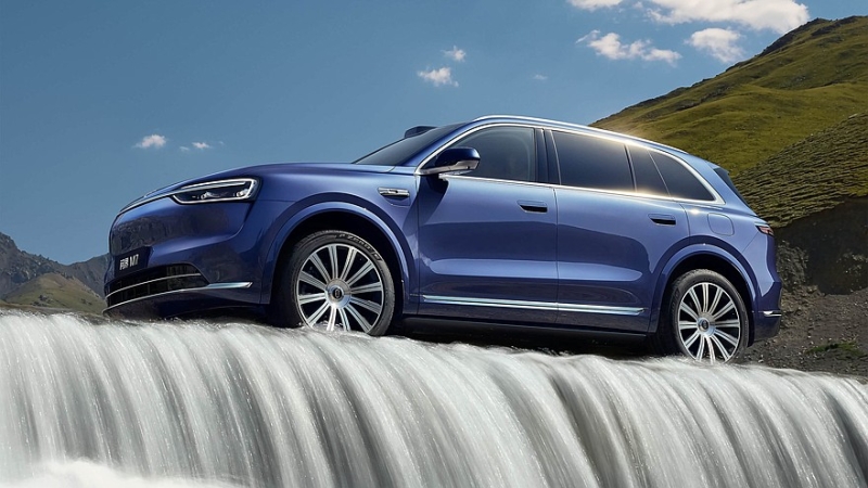 Большой кроссовер AITO M7 второго поколения показался на новых официальных снимках