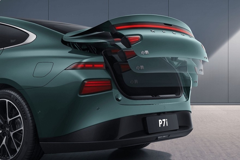 Эффектный лифтбек Xpeng P7 вызвал ажиотажный спрос после премьеры