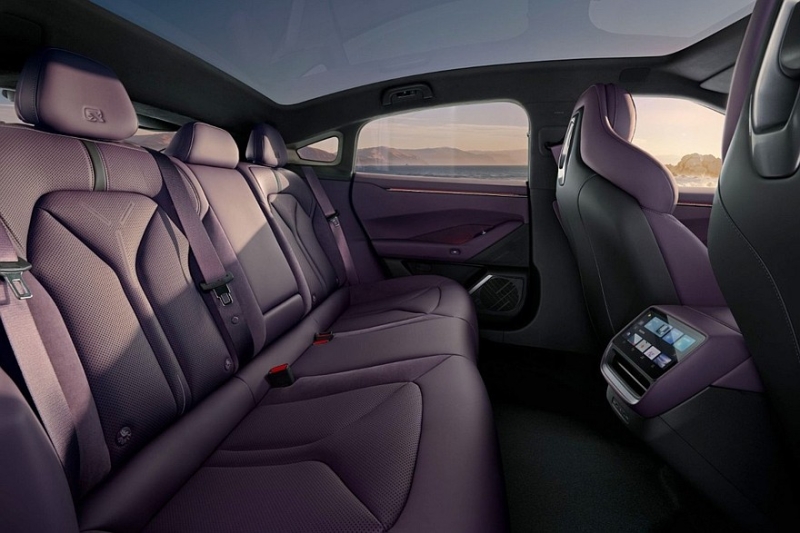 Эффектный лифтбек Xpeng P7 вызвал ажиотажный спрос после премьеры