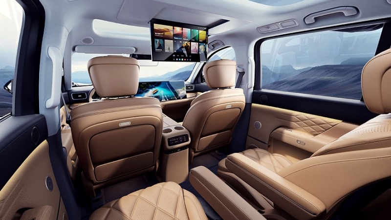 Exeed собирается вывести на российский рынок флагманский кроссовер Exlantix E02