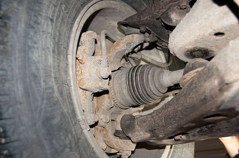 Не надо – стоим, надо – не едем: что ломается в стояночном тормозе и как его проверить