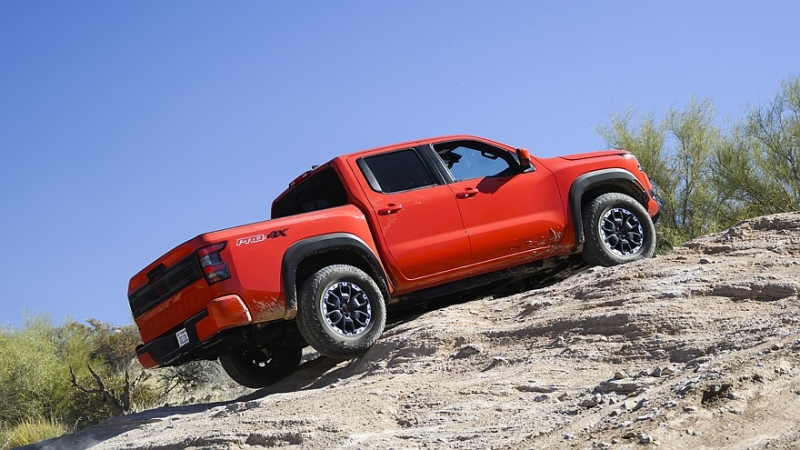 Nissan Frontier обзавёлся новой топовой версией Pro-4X R и стал «богаче»