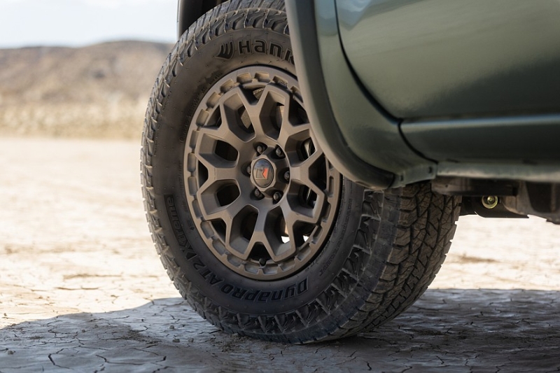 Nissan Frontier обзавёлся новой топовой версией Pro-4X R и стал «богаче»