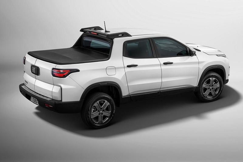 Представлен обновлённый пикап Fiat Toro: внушительнее, но не особо богаче