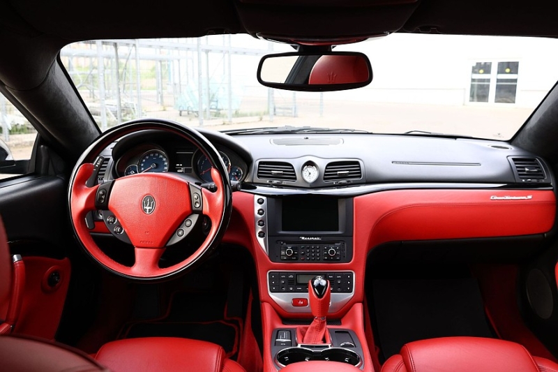 С сердцем от Ferrari: опыт владения Maserati GranTurismo I (М145)