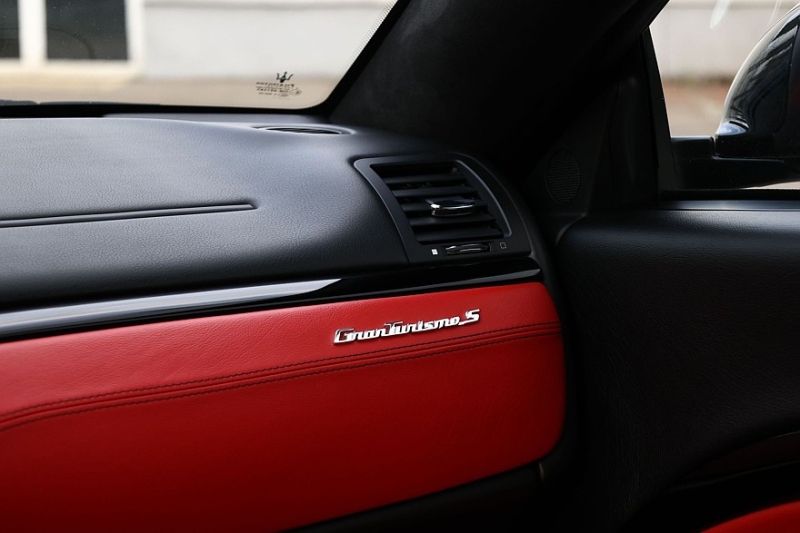 С сердцем от Ferrari: опыт владения Maserati GranTurismo I (М145)