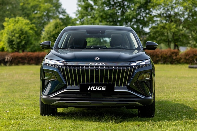 В России стартовали продажи флагманского кроссовера Dongfeng Huge