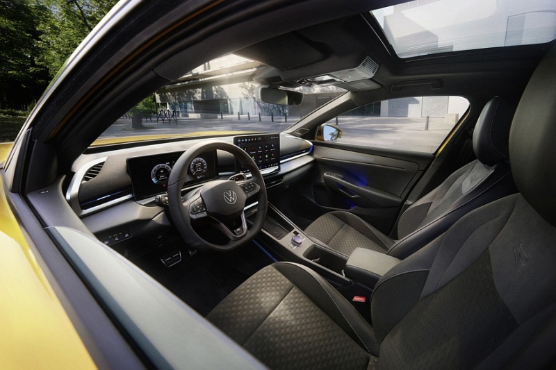 Volkswagen рассекретил кроссовер T-Roc нового поколения, цена известна