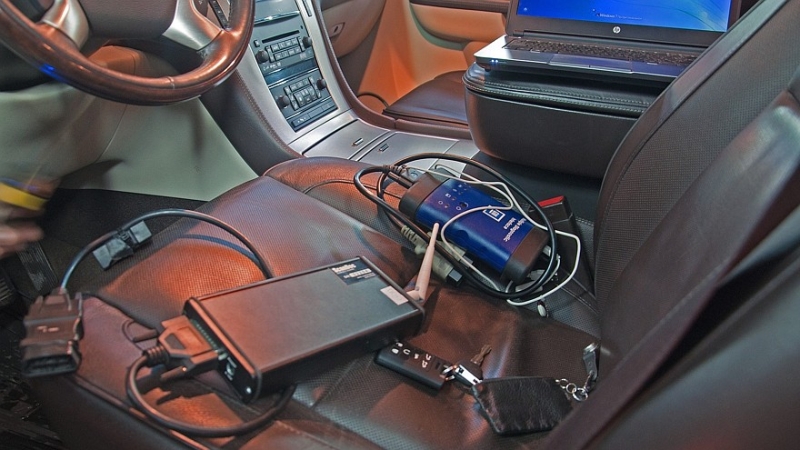 Датчики, проводка, АКБ: почему горит индикатор ESP OFF и что с этим делать