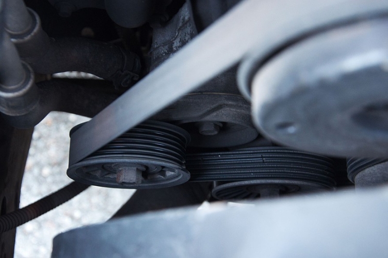 Дёргается, троит, потеет и не тормозит: почему осенью машина жалуется на здоровье