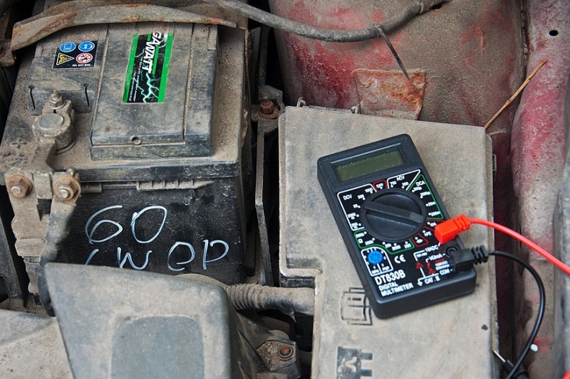 Дёргается, троит, потеет и не тормозит: почему осенью машина жалуется на здоровье