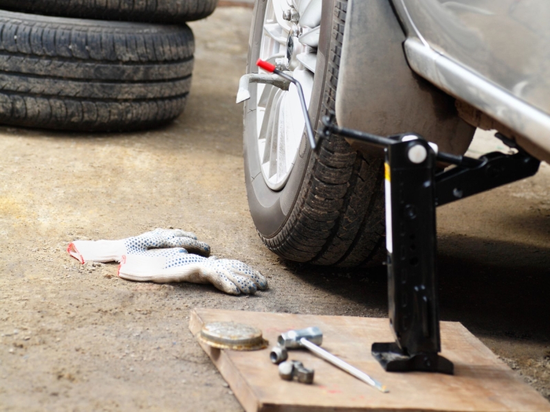 Главное – безопасность: как выбрать домкрат и как им правильно пользоваться