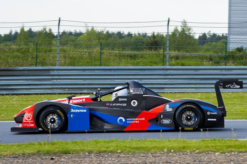 Инженеры и студенты Московского Политеха раскрывают секреты создания спортпрототипа FDR12