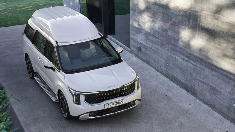 Kia обновила роскошный минивэн Carnival Hi Limousine, цены известны