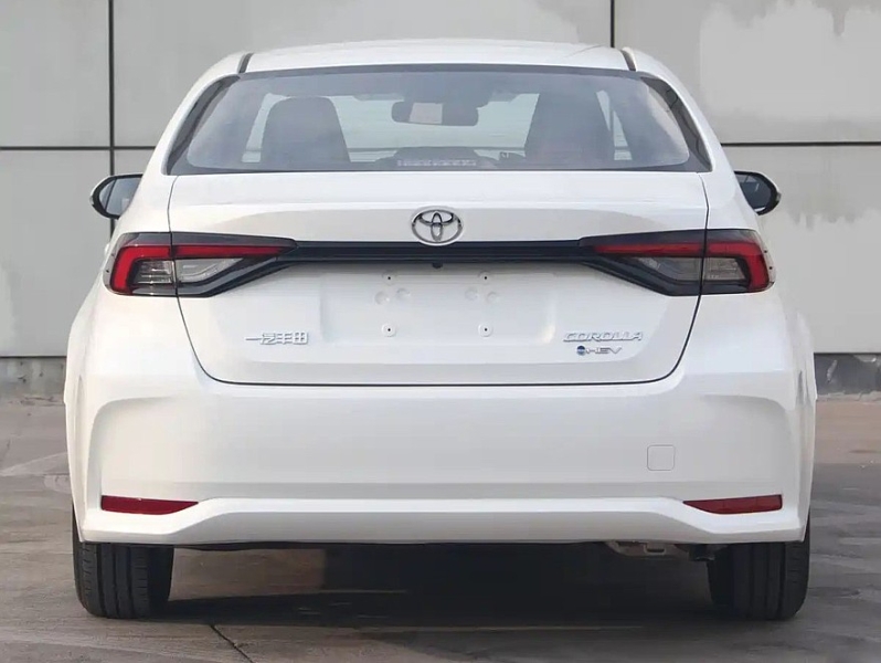 Обновлённый седан Toyota Corolla получил внешность в актуальном фирменном стиле бренда