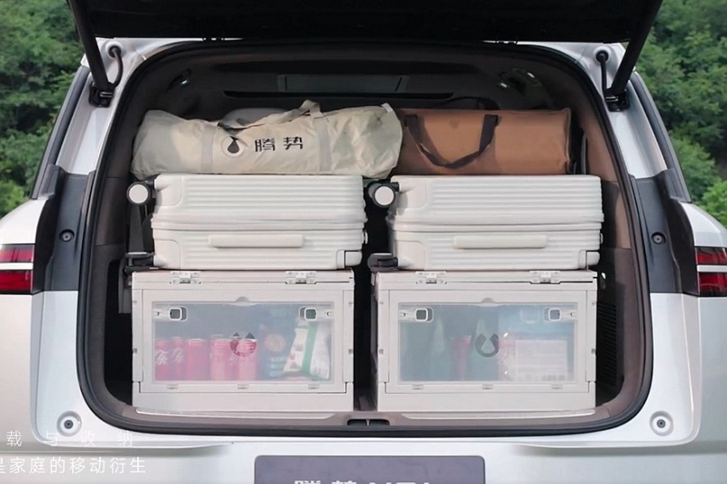 Представлен кроссовер Denza N8L от BYD: младший, но не менее роскошный