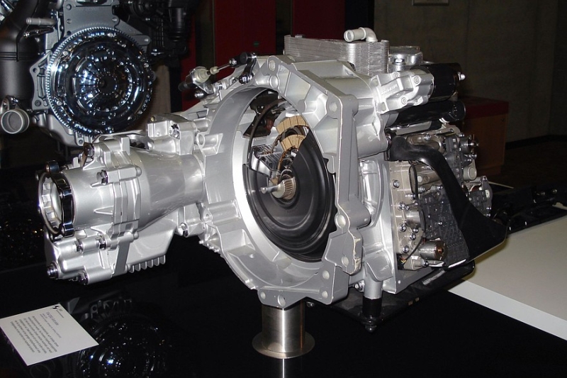 Запах гари, вой и скрежет: причины и признаки засорения фильтра коробки передач