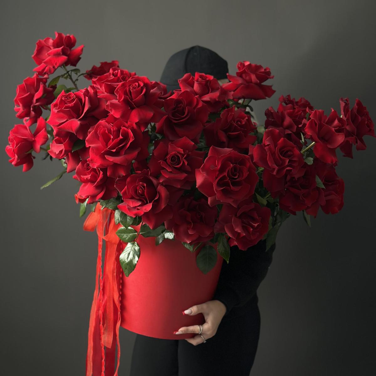 Волшебство в каждом бутоне: почему розы с доставкой — это идеальный подарок