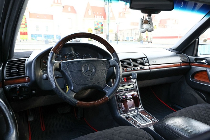 Mercedes-Benz S-Class (W140) с пробегом: ад для электрика и коррозия под толстым слоем ЛКП