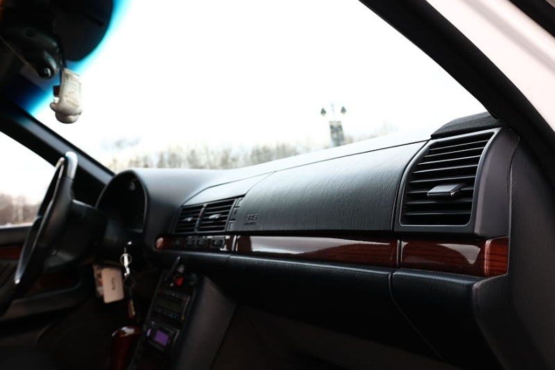 Mercedes-Benz S-Class (W140) с пробегом: ад для электрика и коррозия под толстым слоем ЛКП