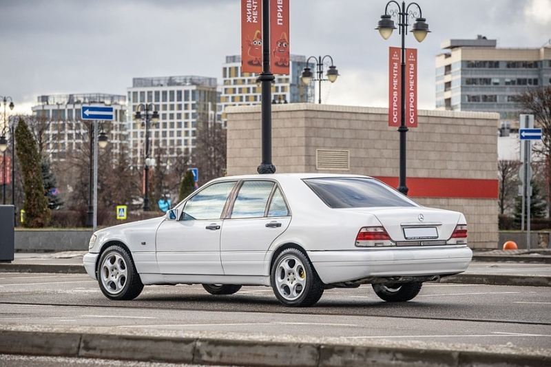 Mercedes-Benz S-Class (W140) с пробегом: ад для электрика и коррозия под толстым слоем ЛКП