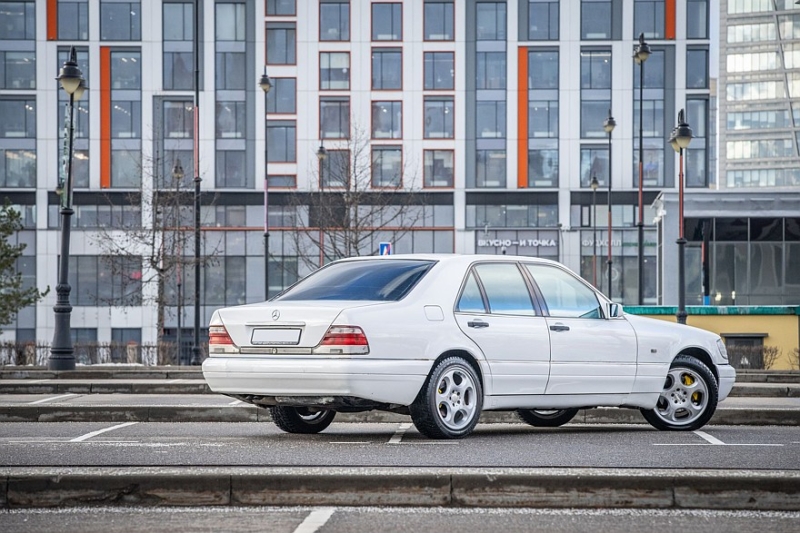 Mercedes-Benz S-Class (W140) с пробегом: хорошие, но старые АКП и V12 для сильных духом