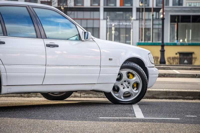 Mercedes-Benz S-Class (W140) с пробегом: хорошие, но старые АКП и V12 для сильных духом