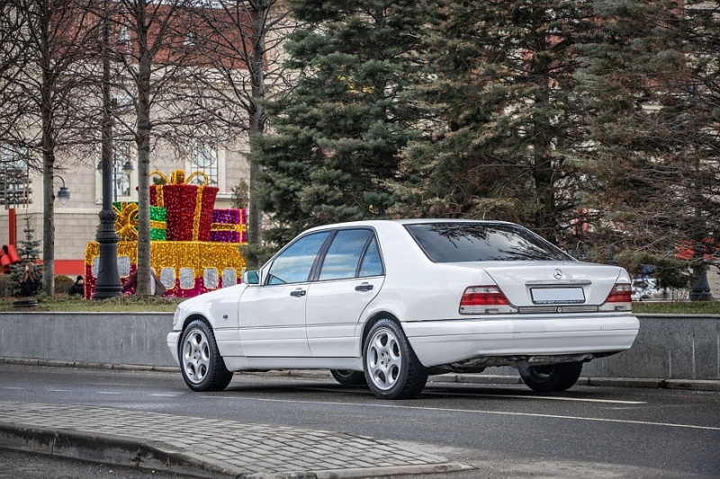 Mercedes-Benz S-Class (W140) с пробегом: хорошие, но старые АКП и V12 для сильных духом