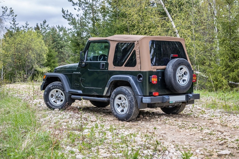 Мотор почти как у Волги и никаких проблем с запчастями: опыт владения Jeep Wrangler TJ