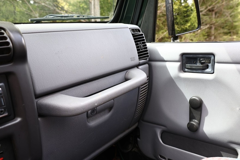 Мотор почти как у Волги и никаких проблем с запчастями: опыт владения Jeep Wrangler TJ