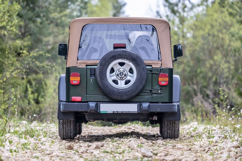 Мотор почти как у Волги и никаких проблем с запчастями: опыт владения Jeep Wrangler TJ