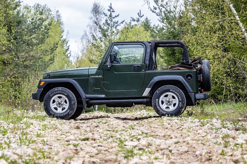 Мотор почти как у Волги и никаких проблем с запчастями: опыт владения Jeep Wrangler TJ
