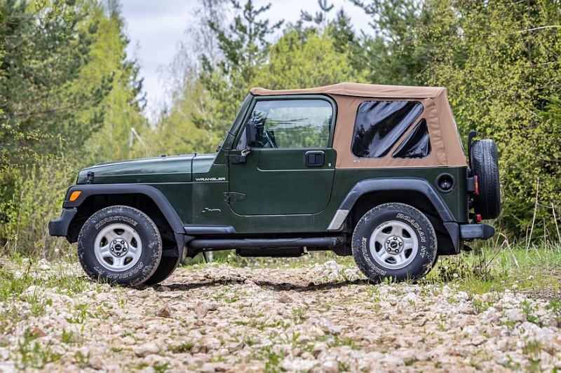 Мотор почти как у Волги и никаких проблем с запчастями: опыт владения Jeep Wrangler TJ