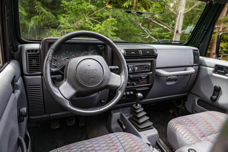 Мотор почти как у Волги и никаких проблем с запчастями: опыт владения Jeep Wrangler TJ