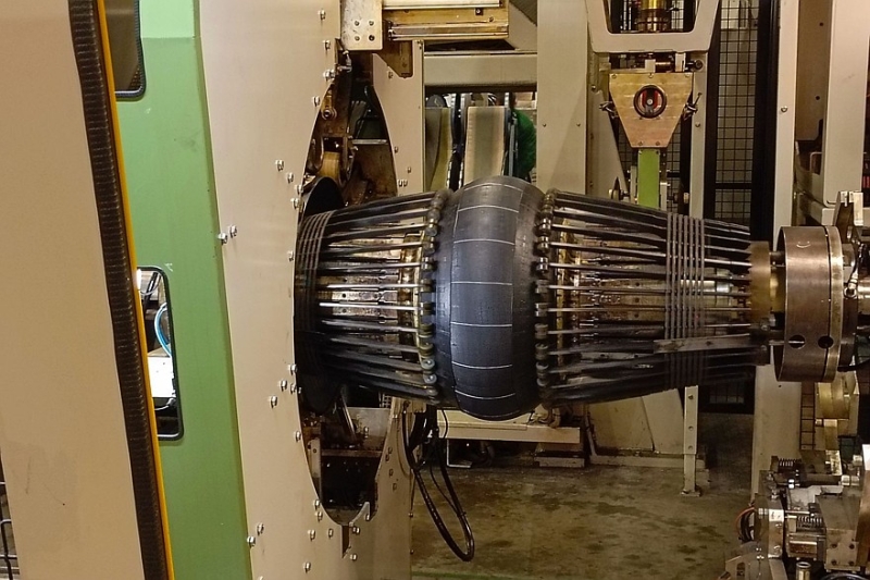 Шины R22, новые шипы и 270 новых артикулов: как Ikon Tyres живет без финнов, но с Москвичом