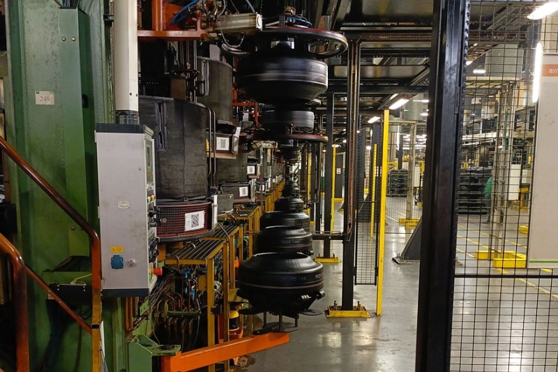 Шины R22, новые шипы и 270 новых артикулов: как Ikon Tyres живет без финнов, но с Москвичом