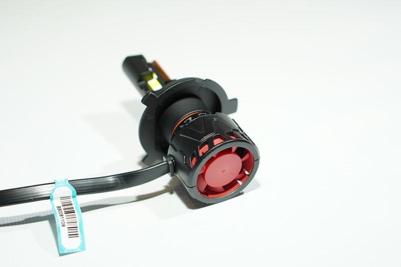 Светодиодные лампы в галогеновые фары: табу или иногда все же можно?